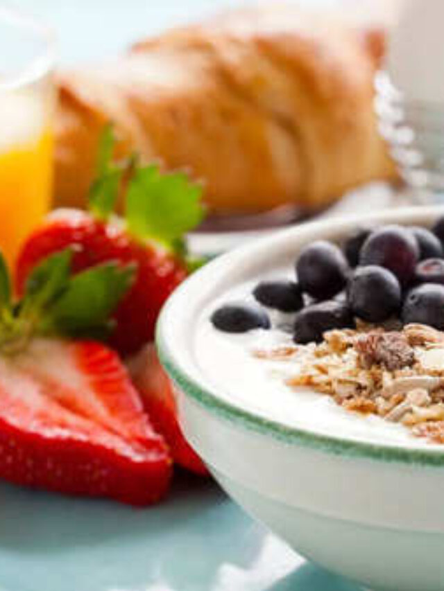 7 Foods and Drinks to Avoid on an Empty Stomach