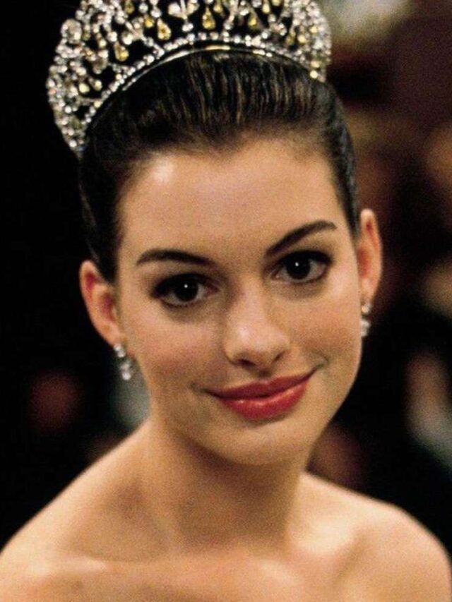 Anne Hathaway Returns for The Princess Diaries 3
